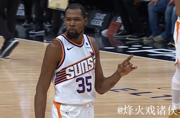 杜兰特封盖默里反击上篮,第四节已经连续送出三记封盖 杜兰特封盖默里反击上篮,第四节已经连续送出三记封盖