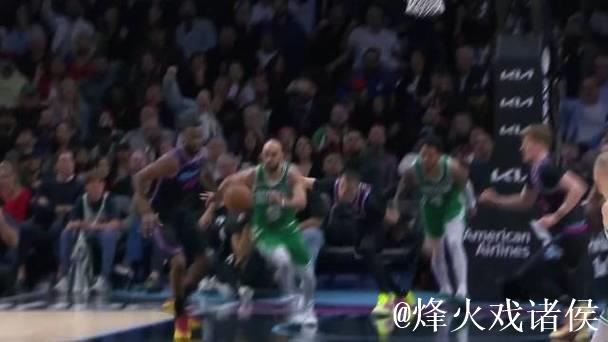 西蒙斯7记三分轰赛季新高39分 凯尔特人19分逆转热火