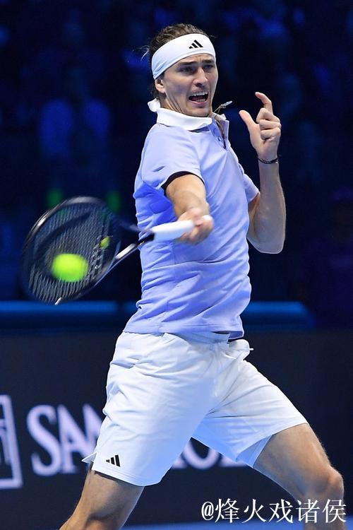 ATP总决赛兹维列夫赢开门红 阿尔卡拉斯爆冷输球